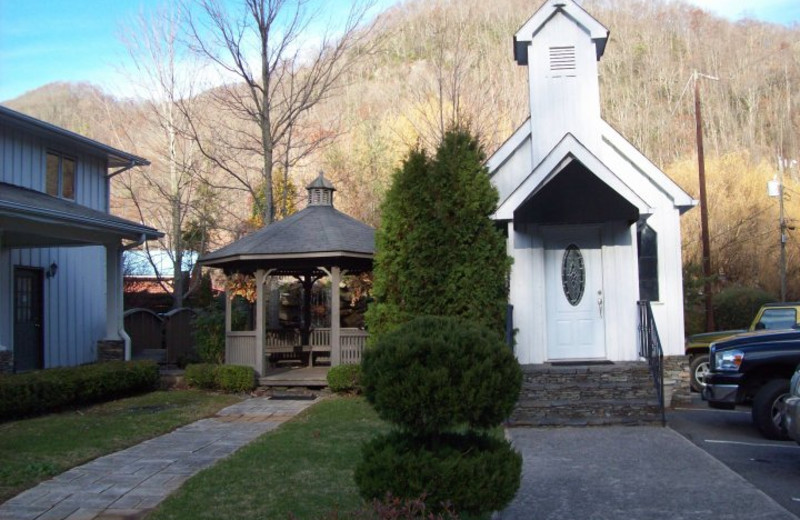 The Grounds at Caroline's Country Cabins