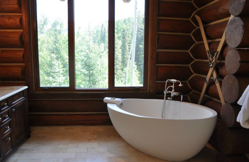 Vacation rental bathroom at SilverStar Luxury Properties.