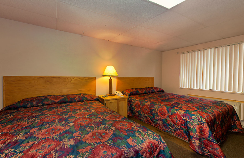 Two bed guest room at Moab Rustic Inn.