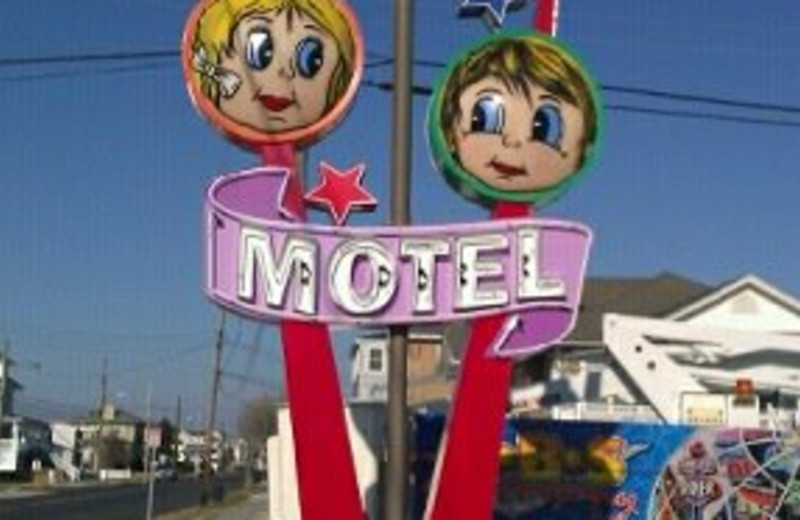 Iconic Lollipop Motel sign
