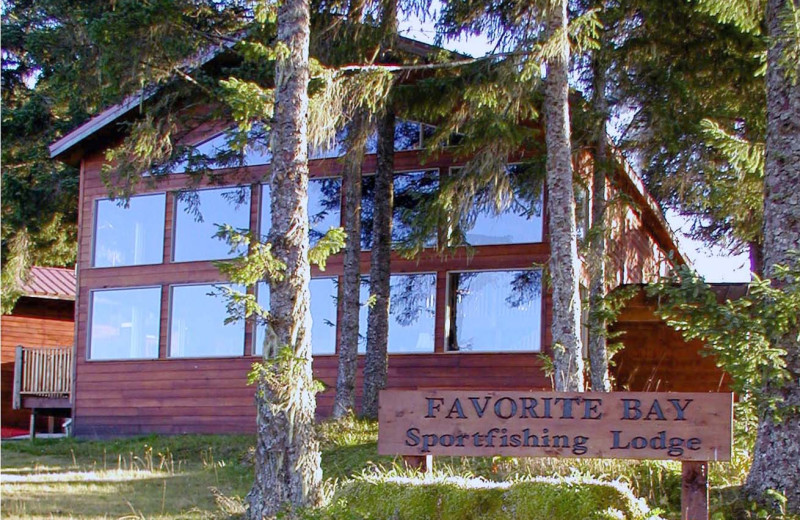 Exterior view of Favorite Bay Lodge.