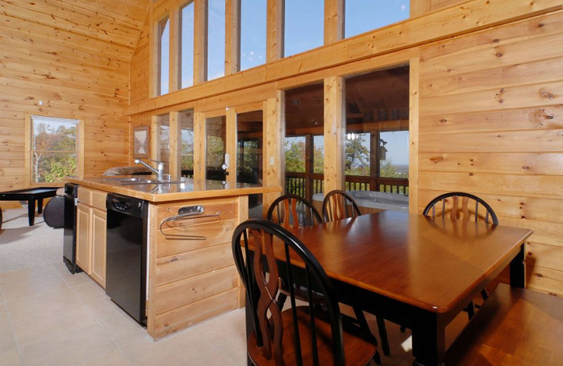 Cabin dining table at Fireside Chalets & Cabin Rentals.