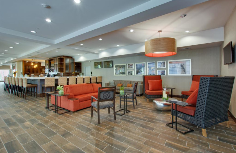 Lounge at Hilton Garden Inn - Benton Harbor.