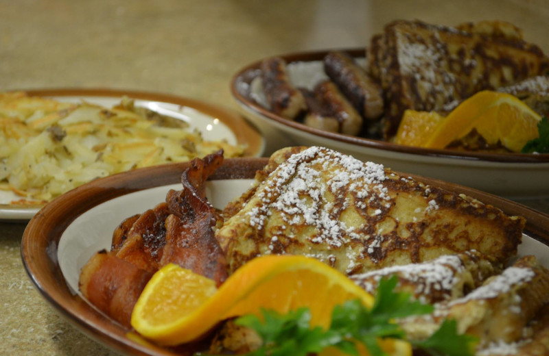 Breakfast at Shoshone Lodge & Guest Ranch.