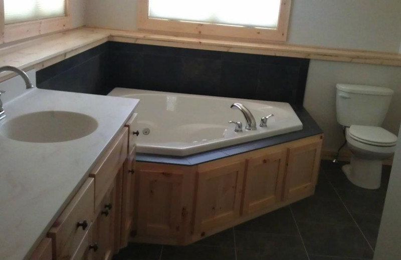 Guest bathroom at Appeldoorn's Sunset Bay Resort.