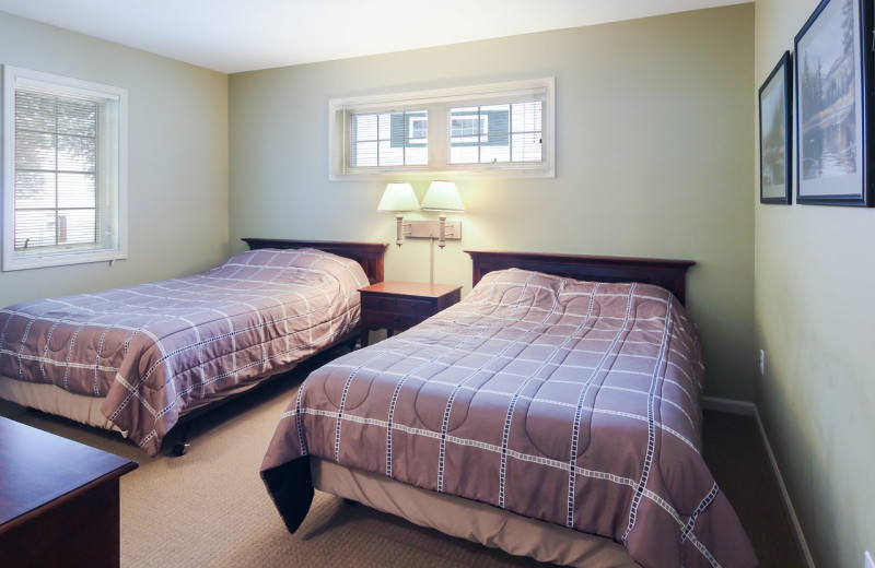 Guest bedroom at Hawk's Eye Golf Resort.