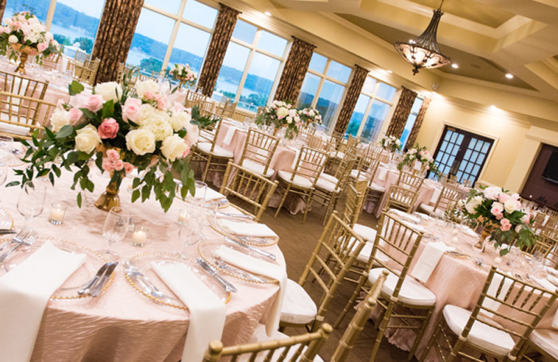 Wedding receptions at Inns of Geneva National.