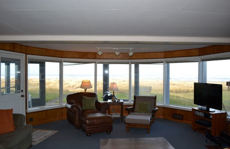 Vacation rental living room at Oregon Beach Vacations.