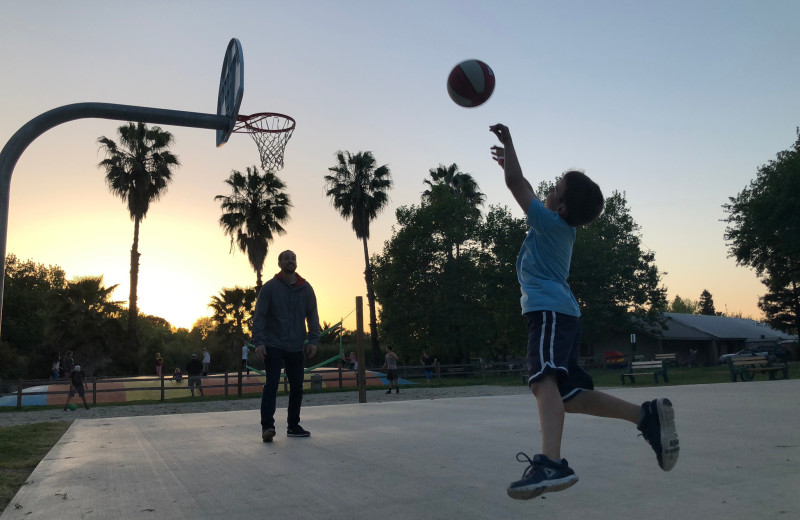 Basketball court at Yogi Bear's Jellystone Park Tower Park.