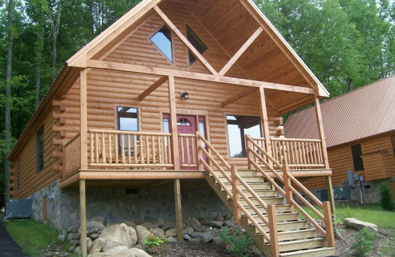 Cabin exterior at White Oak Lodge & Resort.