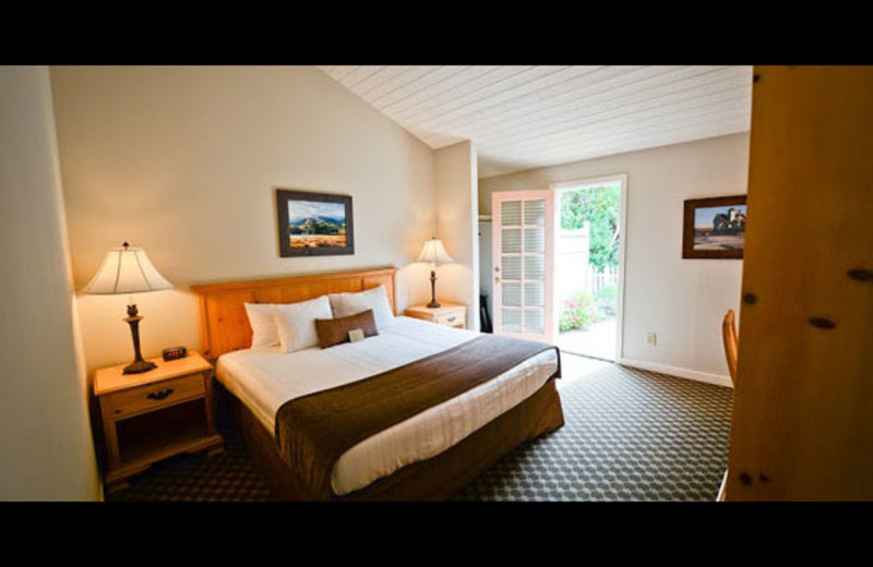 Guest room at Sea Otter Inn.