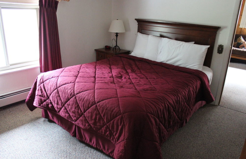 Guest room at Georgetown Mountain Inn.