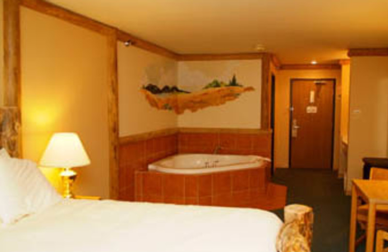 Guest room at Gold King Mountain Inn