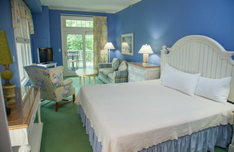 Cottage bedroom at The Inn at Stonecliffe. 