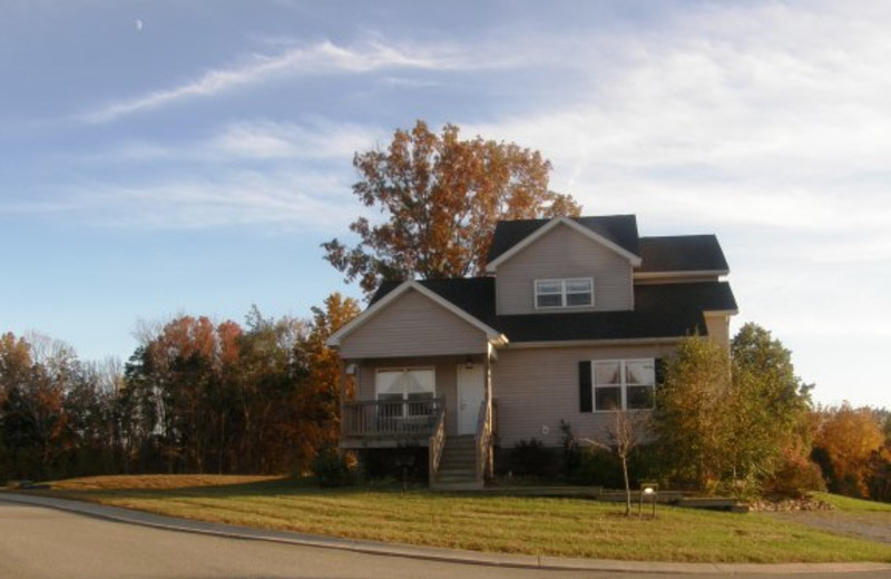 Exterior view of Edgewater Resort at Taylorsville Lake.