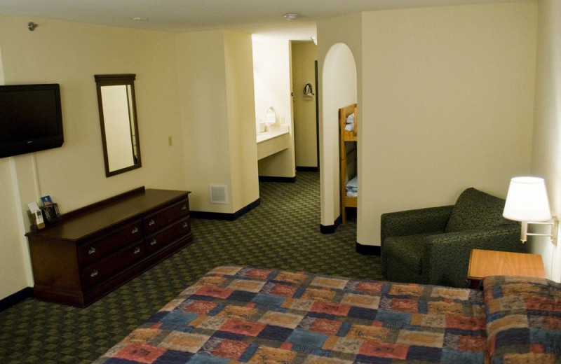 Guest room at Castle Rock Resort and Waterpark.