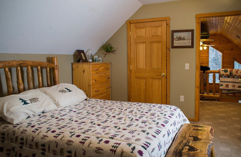 Sand County Service Company - Linken Log bedroom.