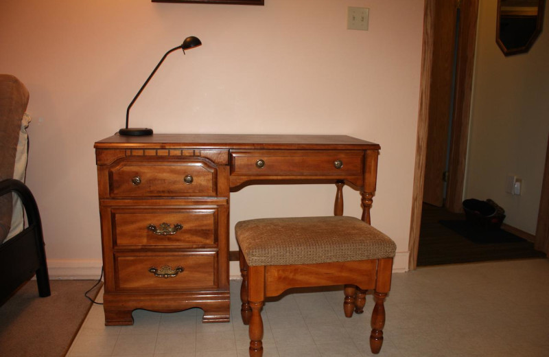 Guest room desk at Bear Cub Lodging.