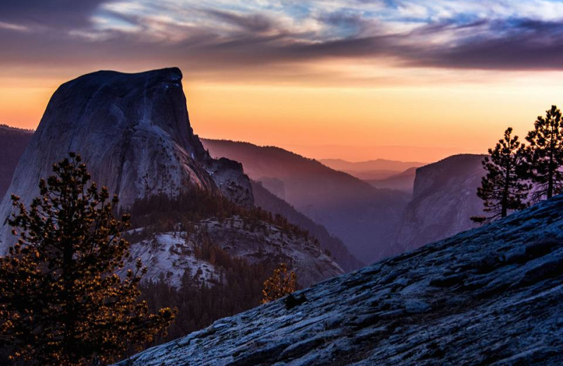 Mountain sunset at Yosemite's Scenic Wonders.