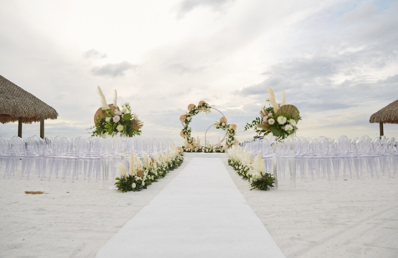 Weddings at Marco Island Marriott Beach Resort, Golf Club.