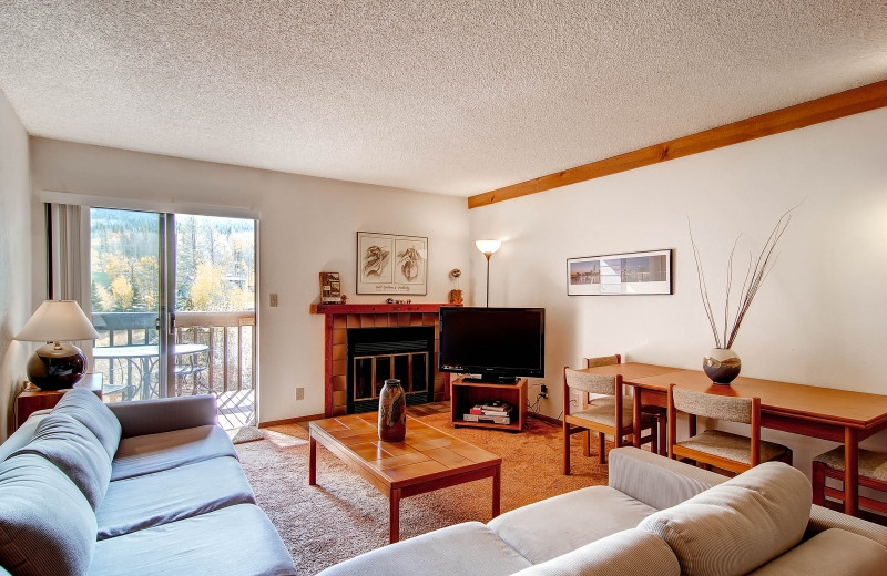 Rental living room at Mtn Managers Lodging.