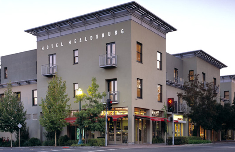 Exterior view of Hotel Healdsburg.
