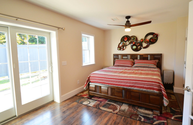 Guest room at Waters Edge B&B Resort.