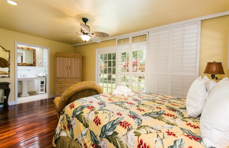 Vacation rental bedroom at Great Vacation Retreats.