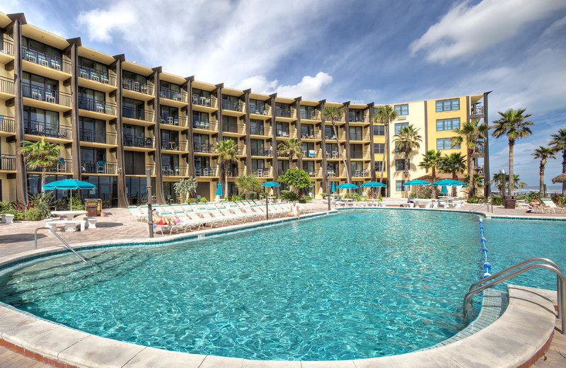 Outdoor pool at Hawaiian Inn.