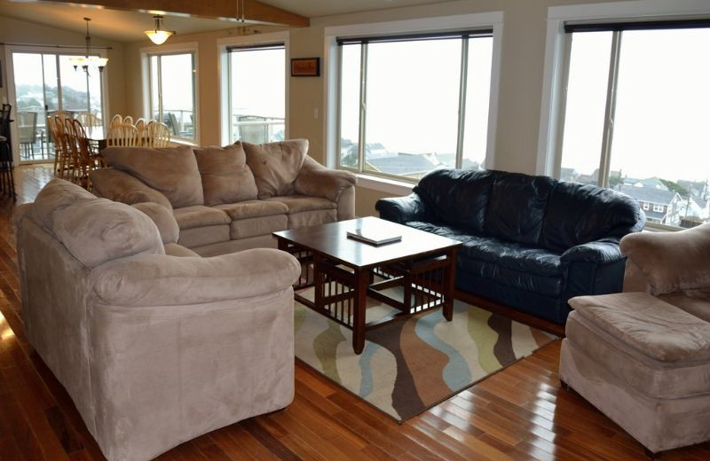 Vacation rental living room at Oregon Beach Vacations.
