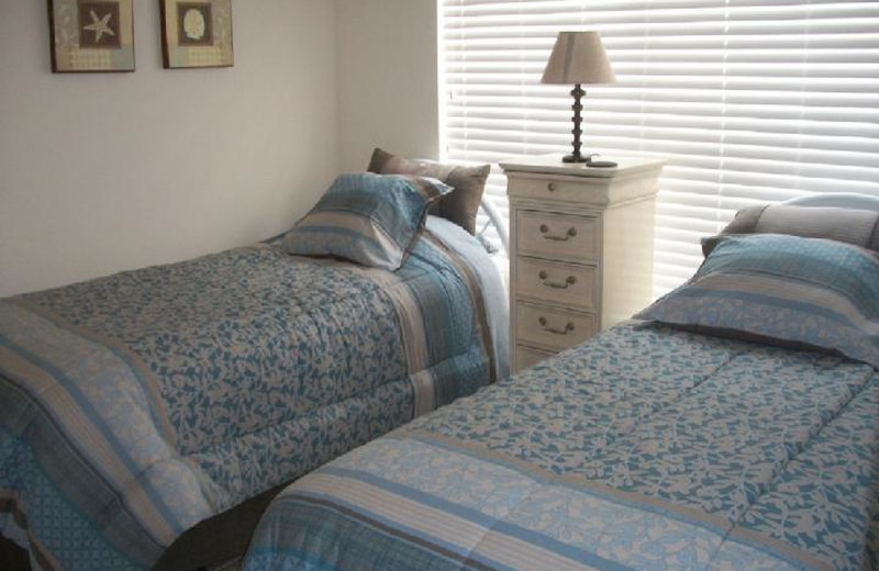 Third bedroom with twin beds