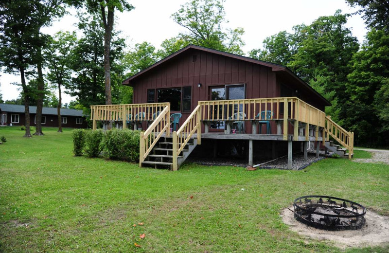 Cabin exterior at Geiger's Trails End.