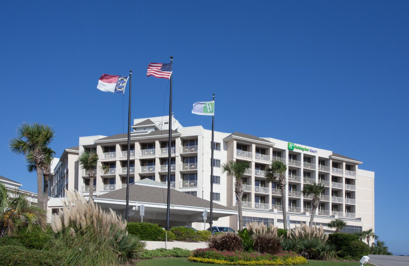 Exterior view of Holiday Inn Resort Wrightsville Beach.