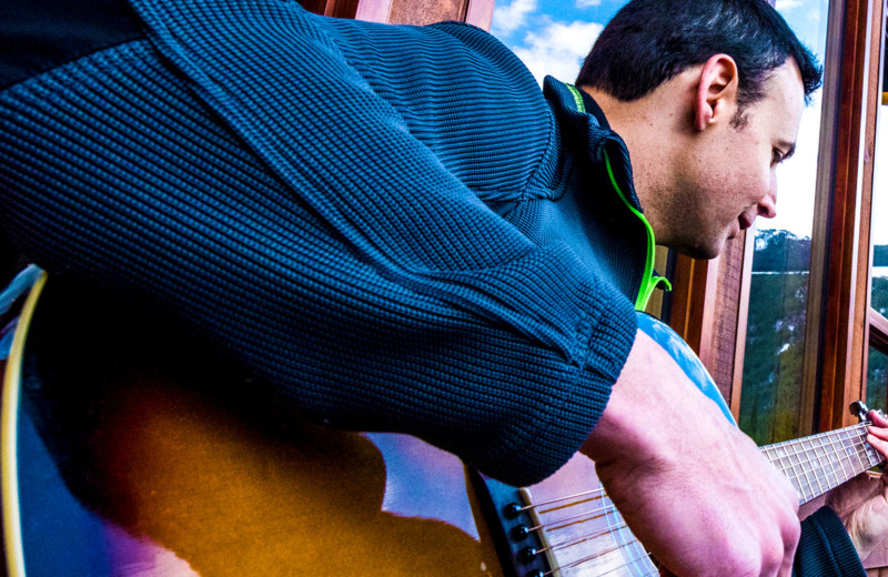 Live music at Cariboos Lodge.
