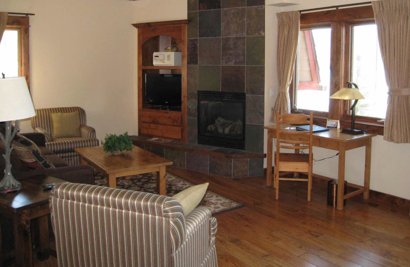 Guest room at The Lodge at Whitefish Lake.