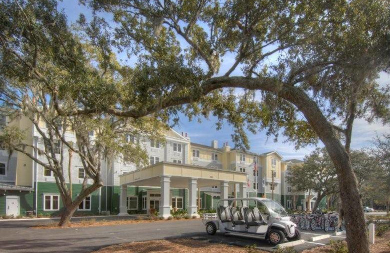 Exterior view of Hampton Inn & Suites Jekyll Island.