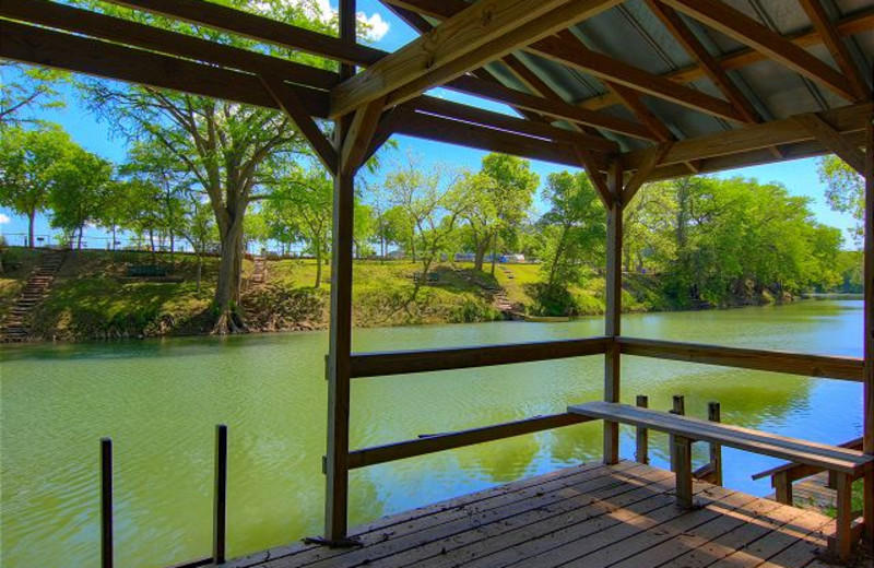 Rental dock at New Braunfels Escapes.