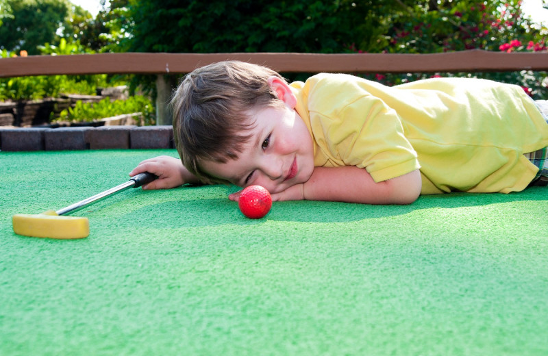 Mini golf near Seaside Vacations.