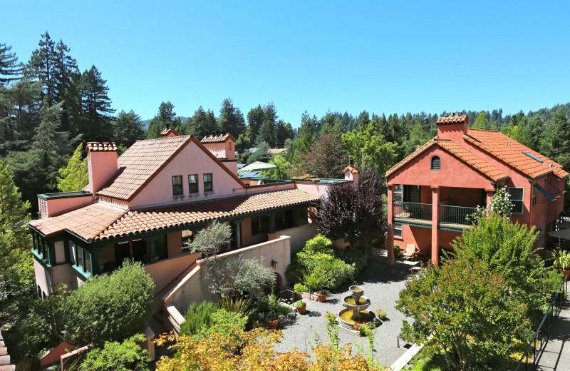 Exterior view of Applewood Inn, Restaurant and Spa.