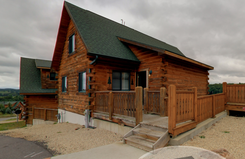 Exterior view of Warrens Lodging.