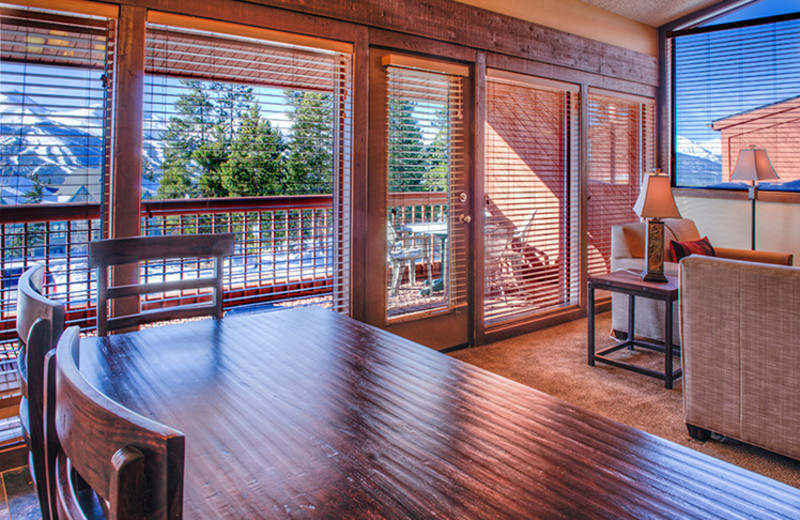 Guest dining room at Gold Point Condominiums.