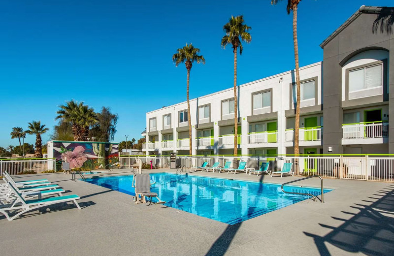 Outdoor pool at SureStay Plus By Best Western Scottsdale North.