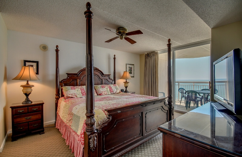 Rental bedroom at Seaside Vacations.