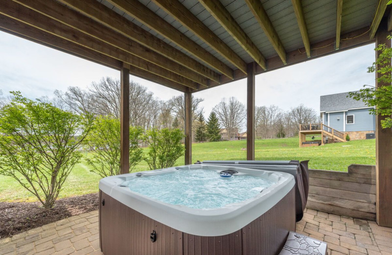 Rental hot tub at Railey Vacations.