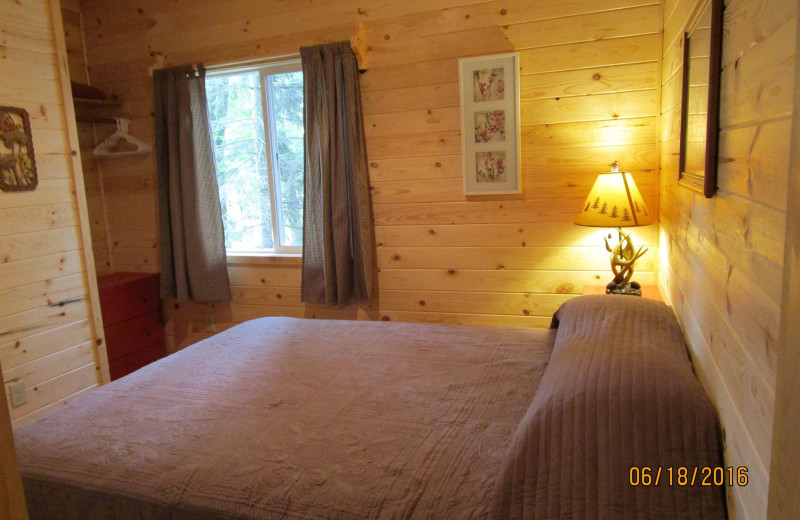Cabin bedroom at Little Norway Resort.
