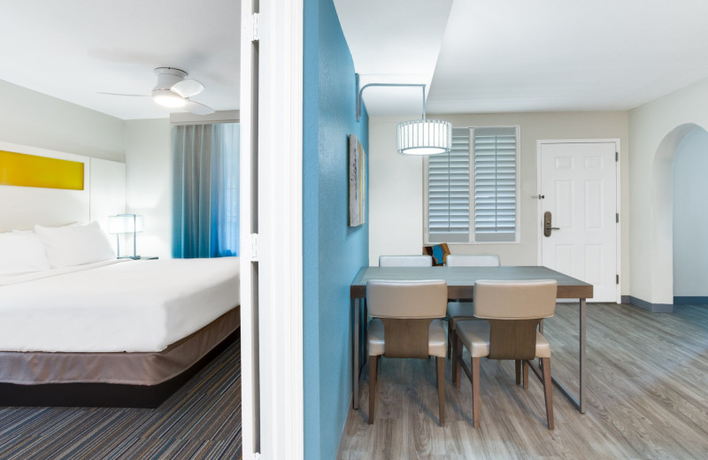 Guest room at Holiday Inn Resort Orlando Suites - Waterpark.