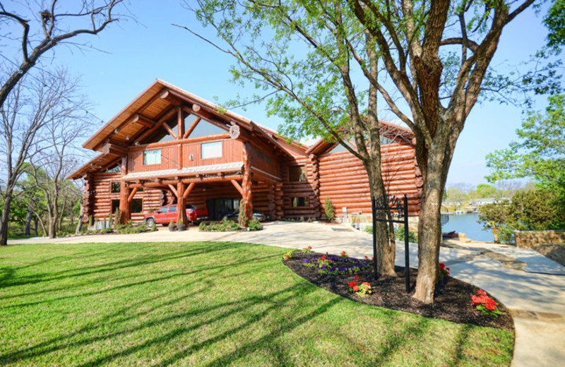 Exterior of Log Country Cove.