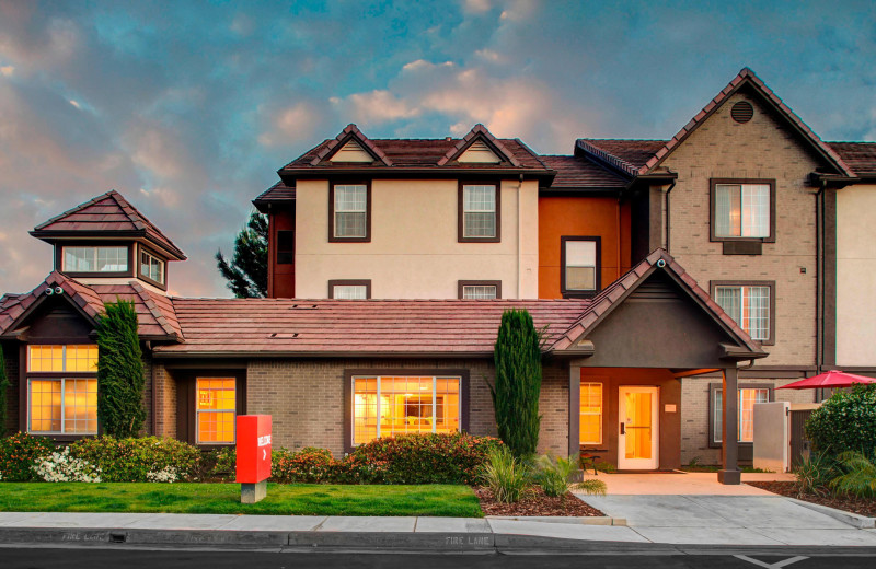 Exterior view of TownePlace Suites Fresno.