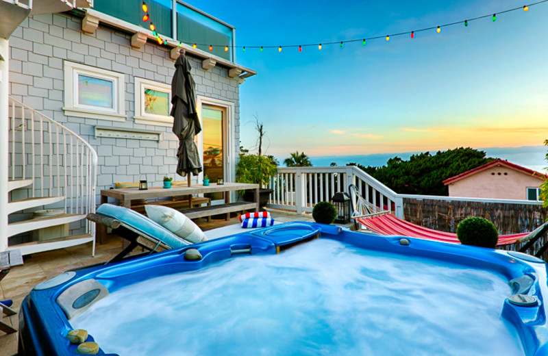 Vacation rental jacuzzi at Seabreeze Vacation Rentals, LLC..