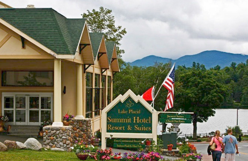 Exterior view of Lake Placid Summit Hotel Resort Suites.
